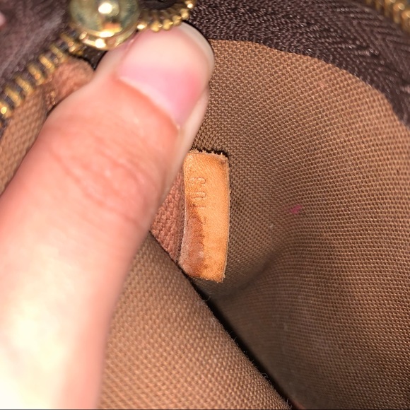 Louis Vuitton Mini Pochette - Picture 6 of 11